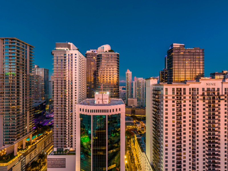 120 SW 8th St - Florida - Miami - 33130