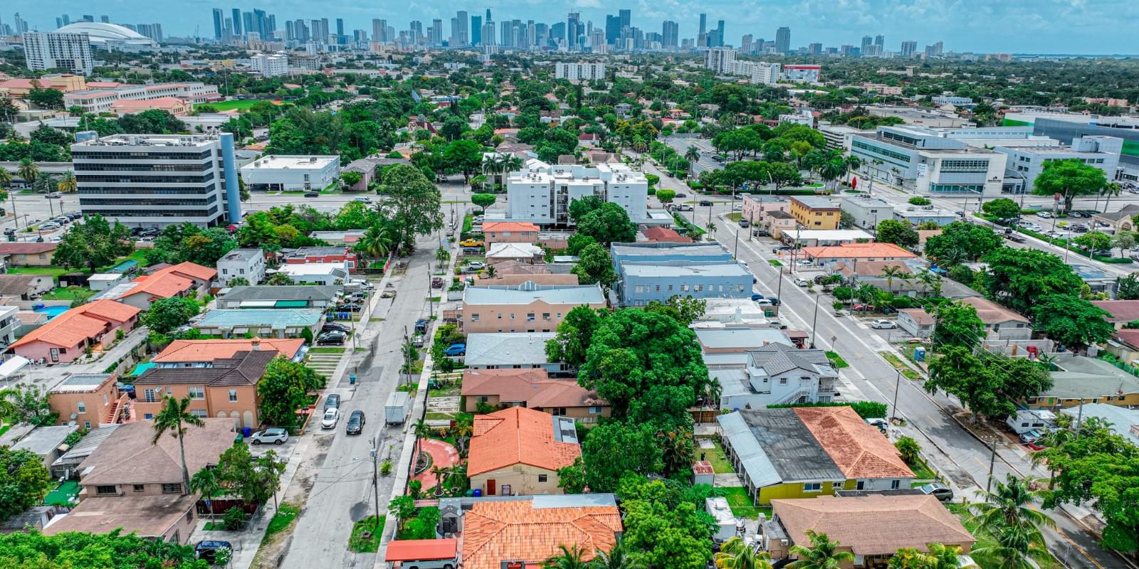 Oportunidad de Inversión en Miami: 2231 NW 86 St Oportunidad de Inversión en Miami: Casa en Venta en 2231 NW 86 St, Miami FL 33147